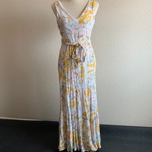 Nicole Miller - floral vneck dress